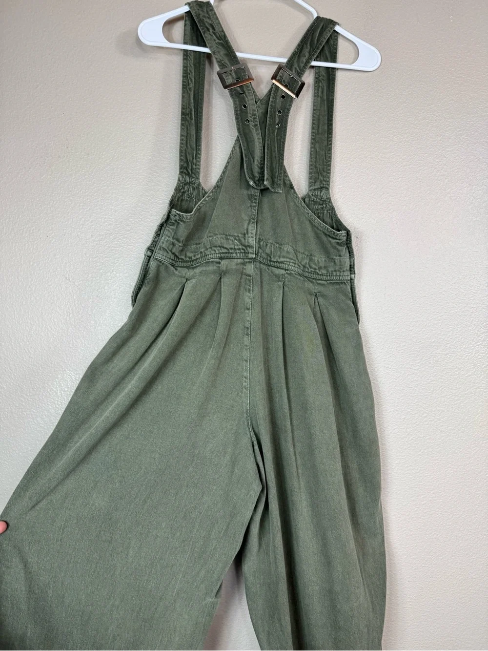 Free People Felix tapered baggy overalls dusty olive size XS D